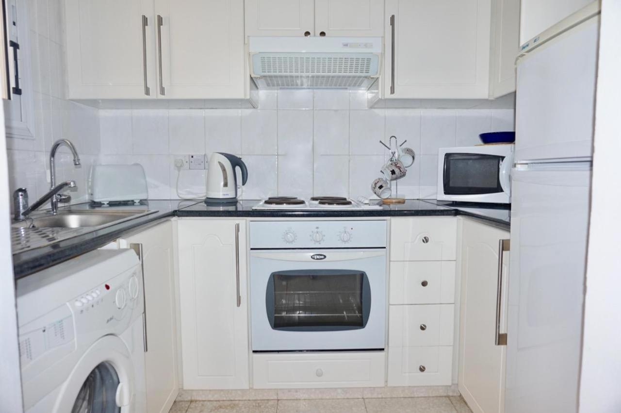 Modern Sea View Apartment Regina Gardens Paphos Exterior photo