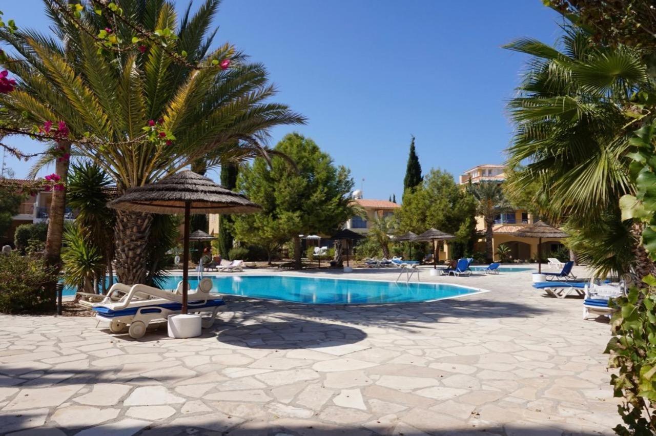 Modern Sea View Apartment Regina Gardens Paphos Exterior photo
